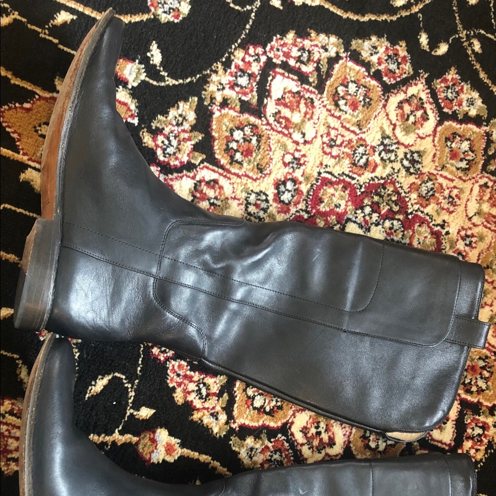 - Frye pull on black boots in very good condition